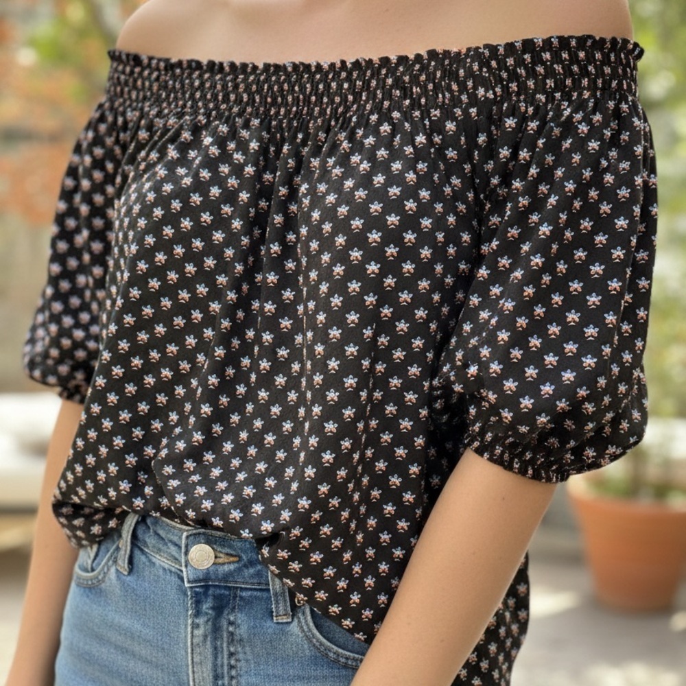 CeCe Black Floral off the shoulder blouse women’s size medium